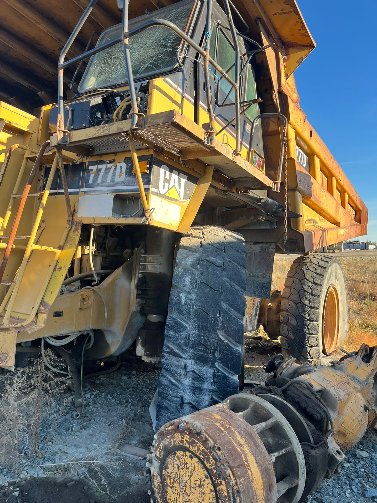 CATERPILLAR 777D (8)