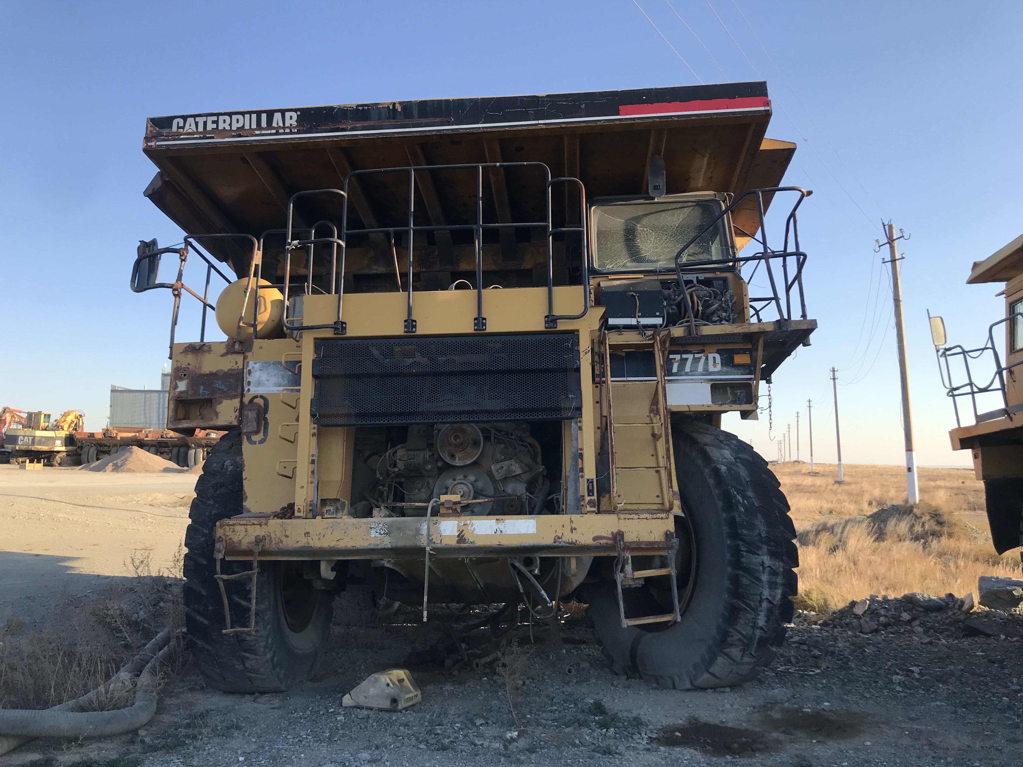 CATERPILLAR 777D (8)