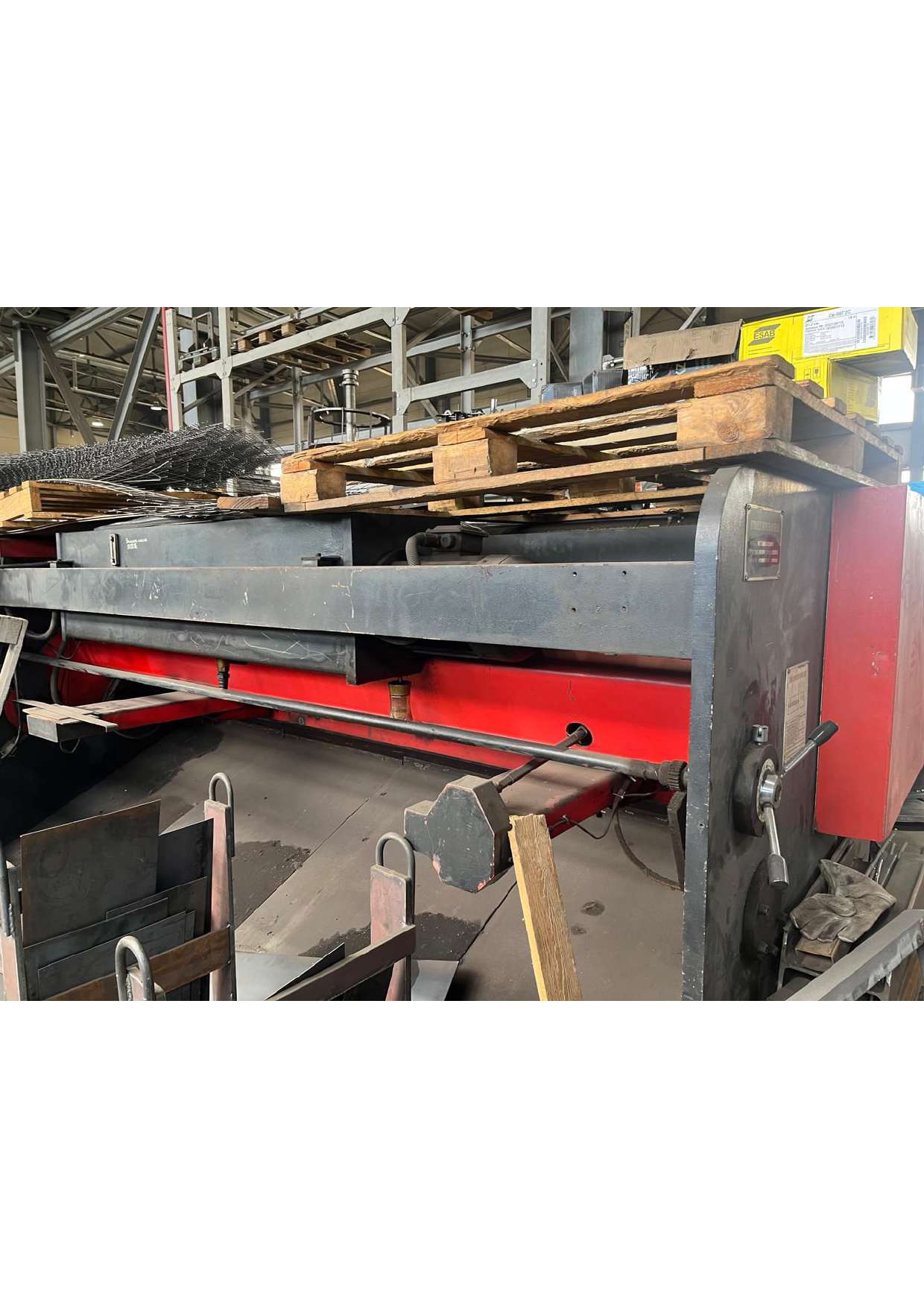 Ножницы гильотинные гидравлические ZEVS QC12Y-6×2500