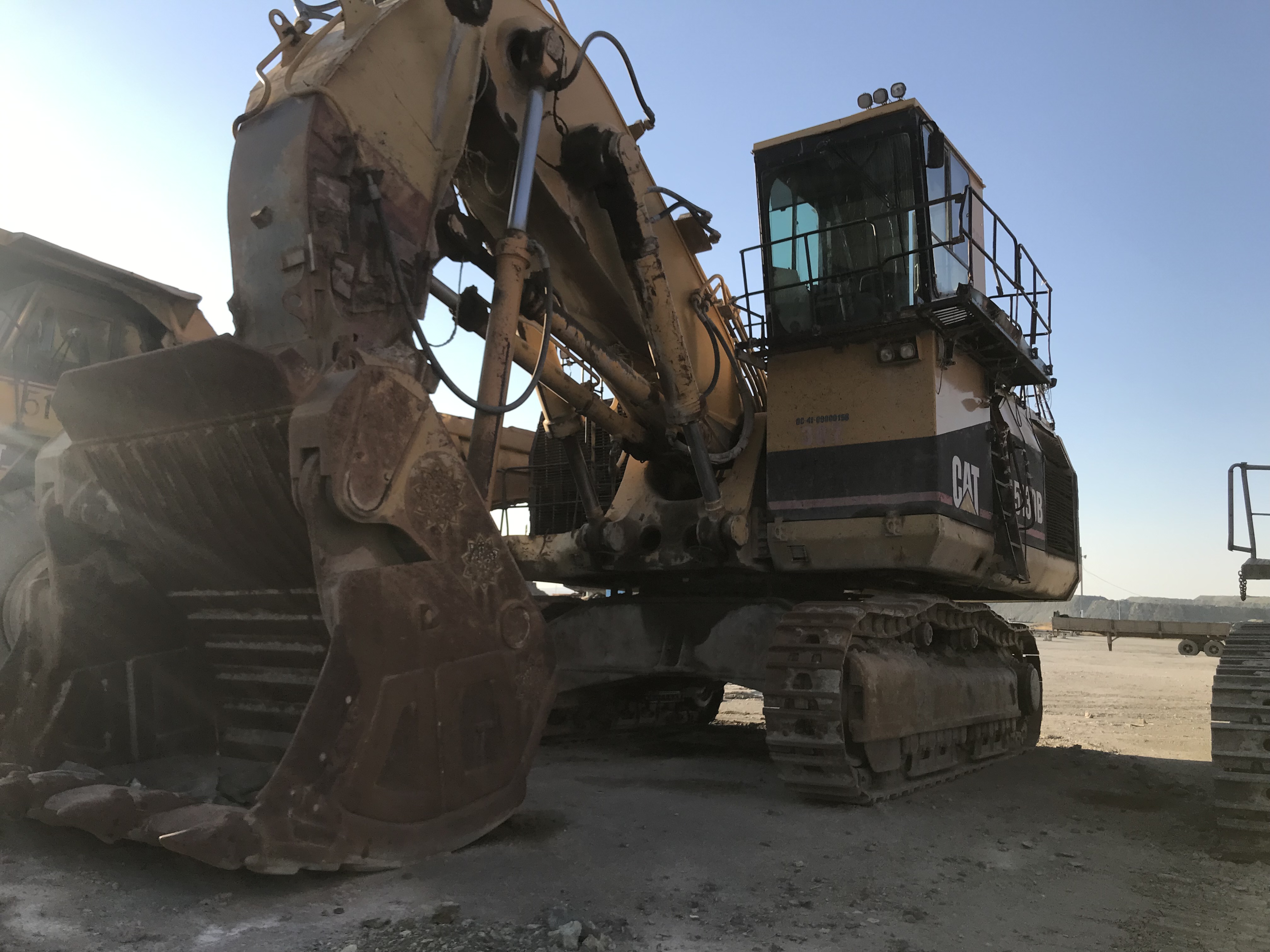 Экскаватор CAT5130B