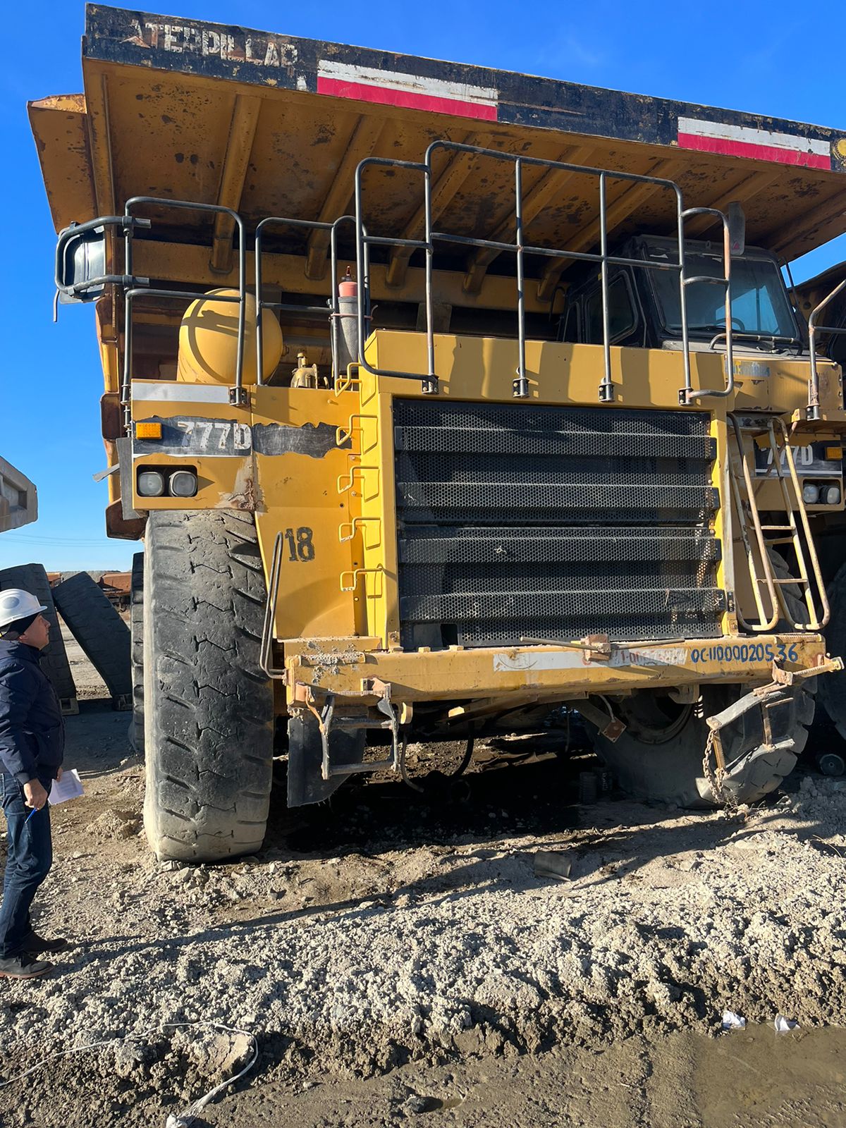 CATERPILLAR 777D (18)