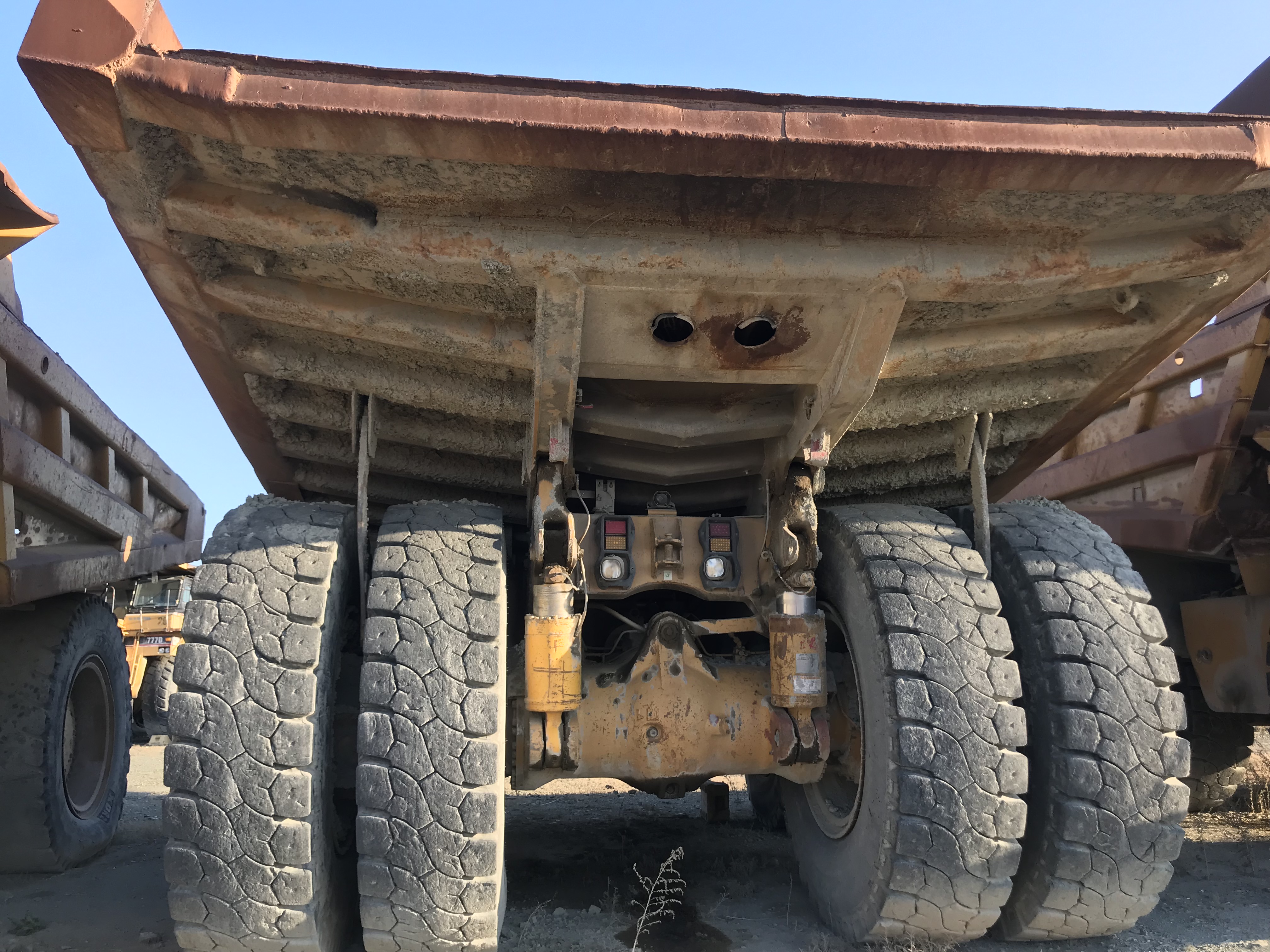 CATERPILLAR 777D (519)
