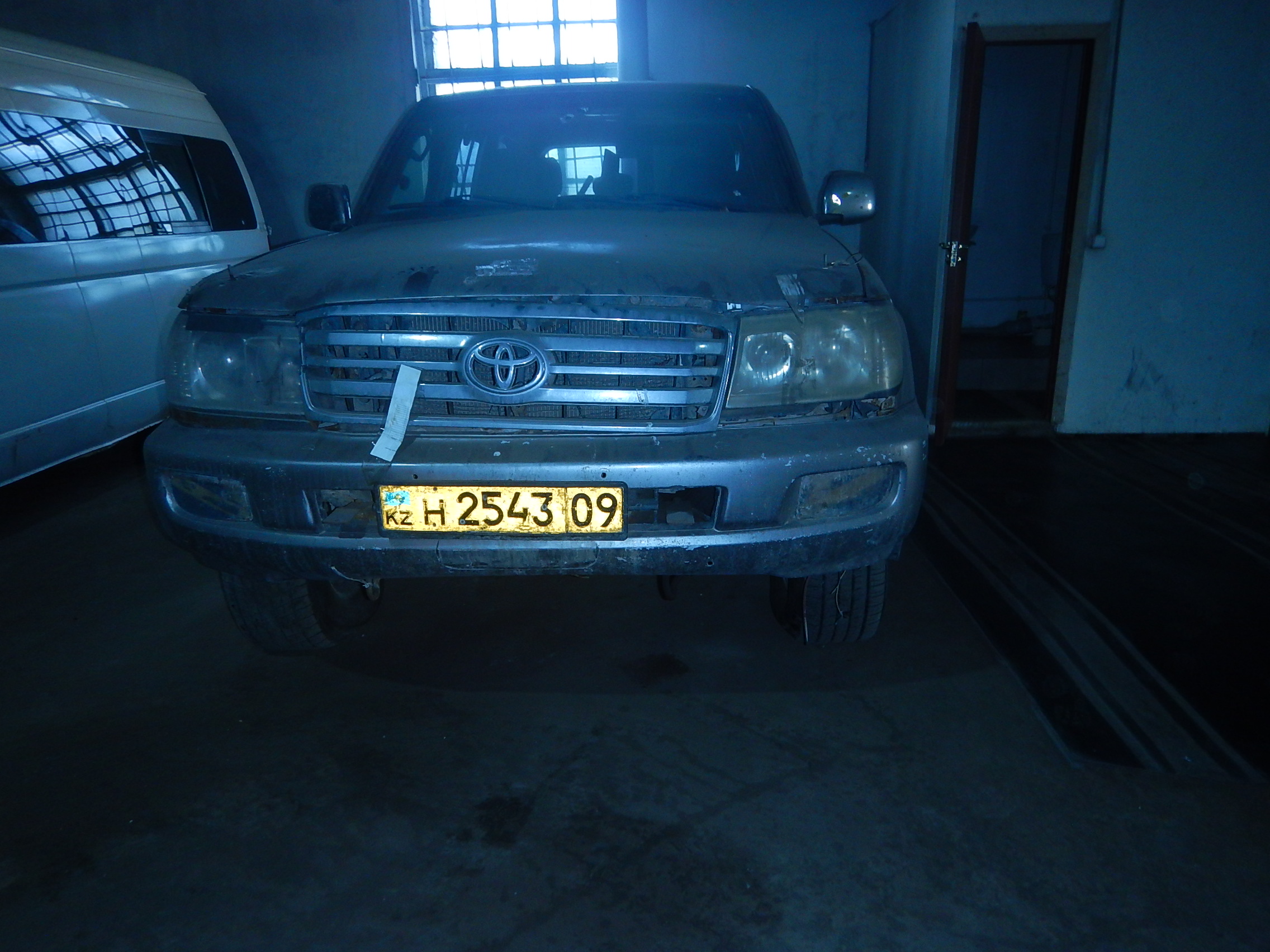 Toyota Land Cruiser 100GX H254309